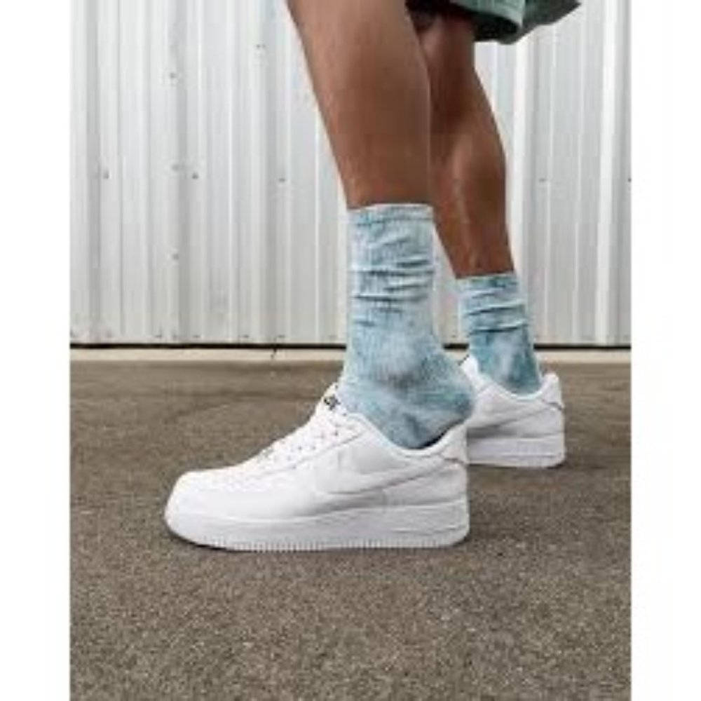 Nike Air Force 1 '07 Sneaker in White